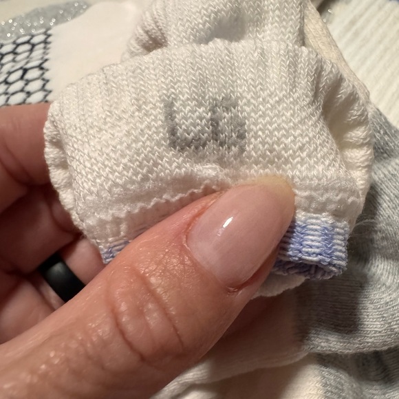 Bombas half crew Socks 2 pairs size large NWOT - Picture 2 of 2